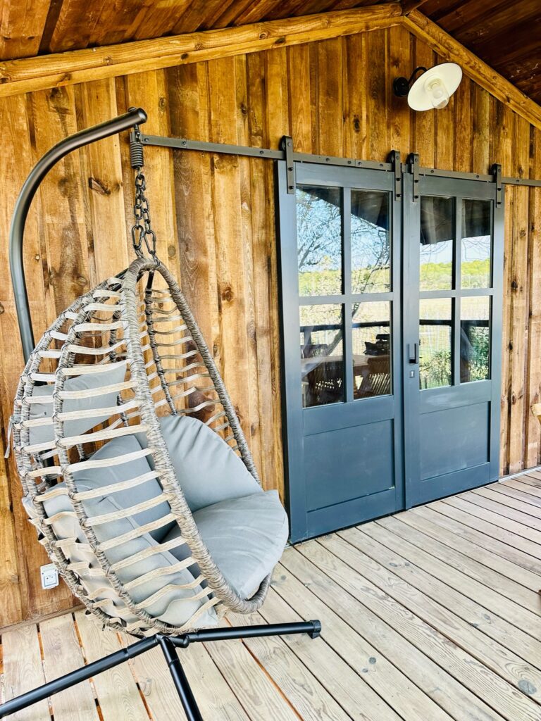 location - terrasse d'un hébergement