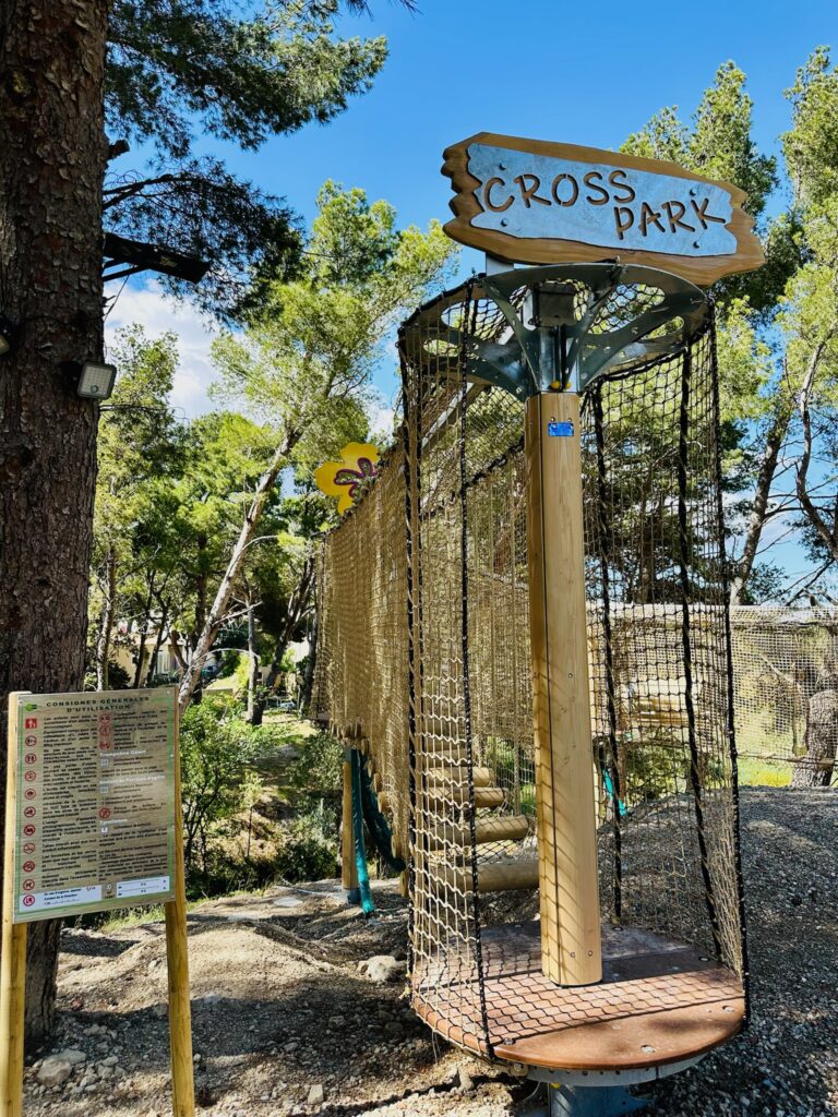 cross park accrobranche de l'aire de jeux