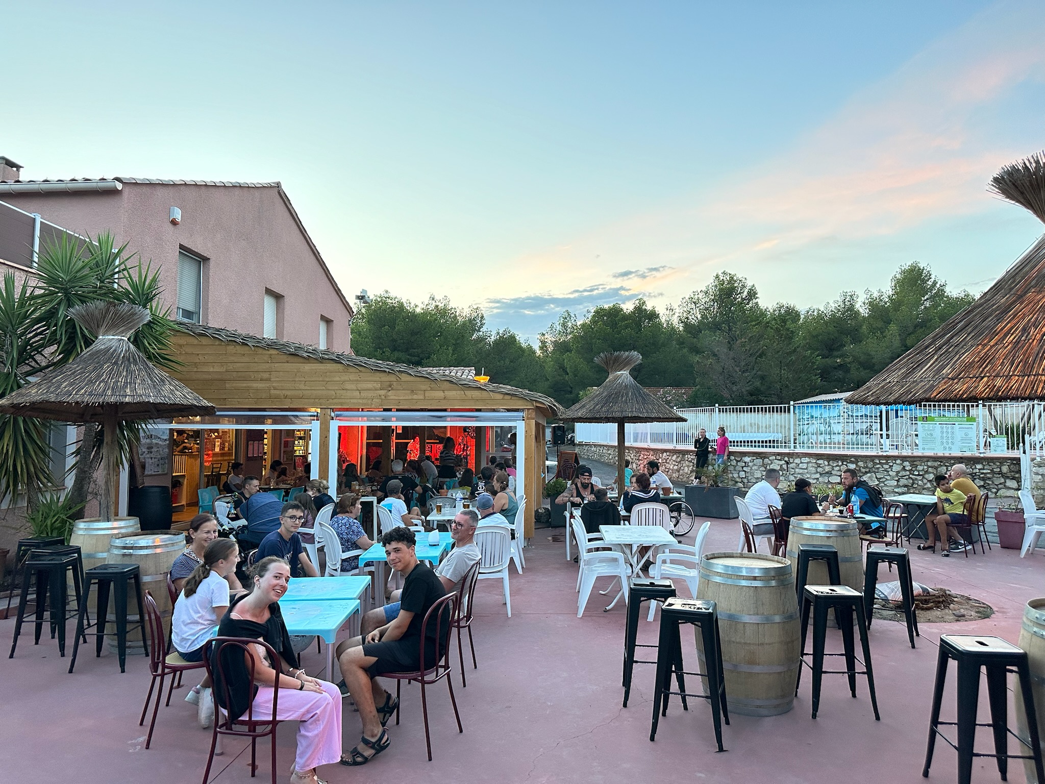 terrasse animé du snack bar